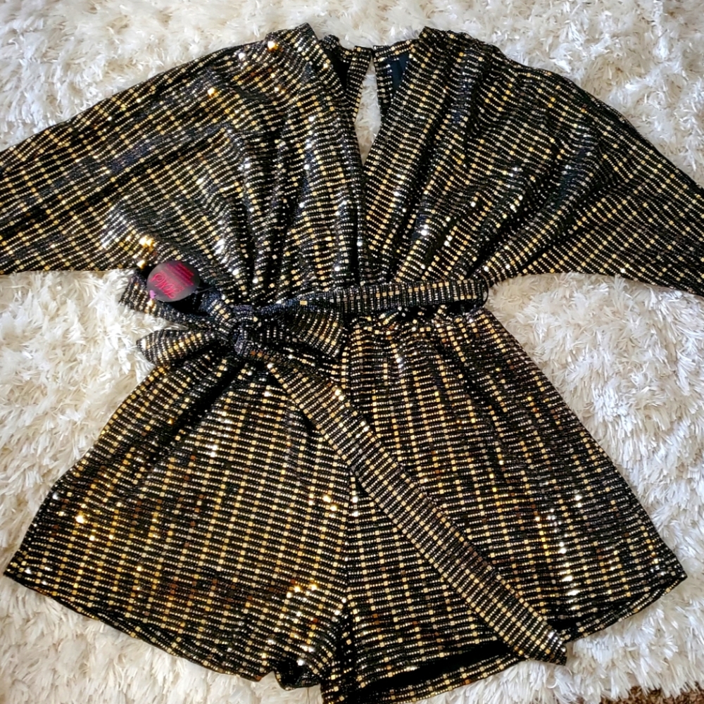 Cute sexy black and gold shorts jumper